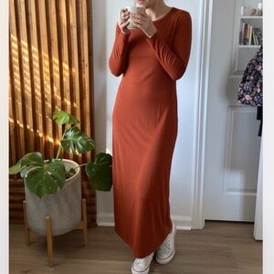 Bleusalt Long Sleeve Crew Dress – Burnt Orange/Rust 🍂
Size 0